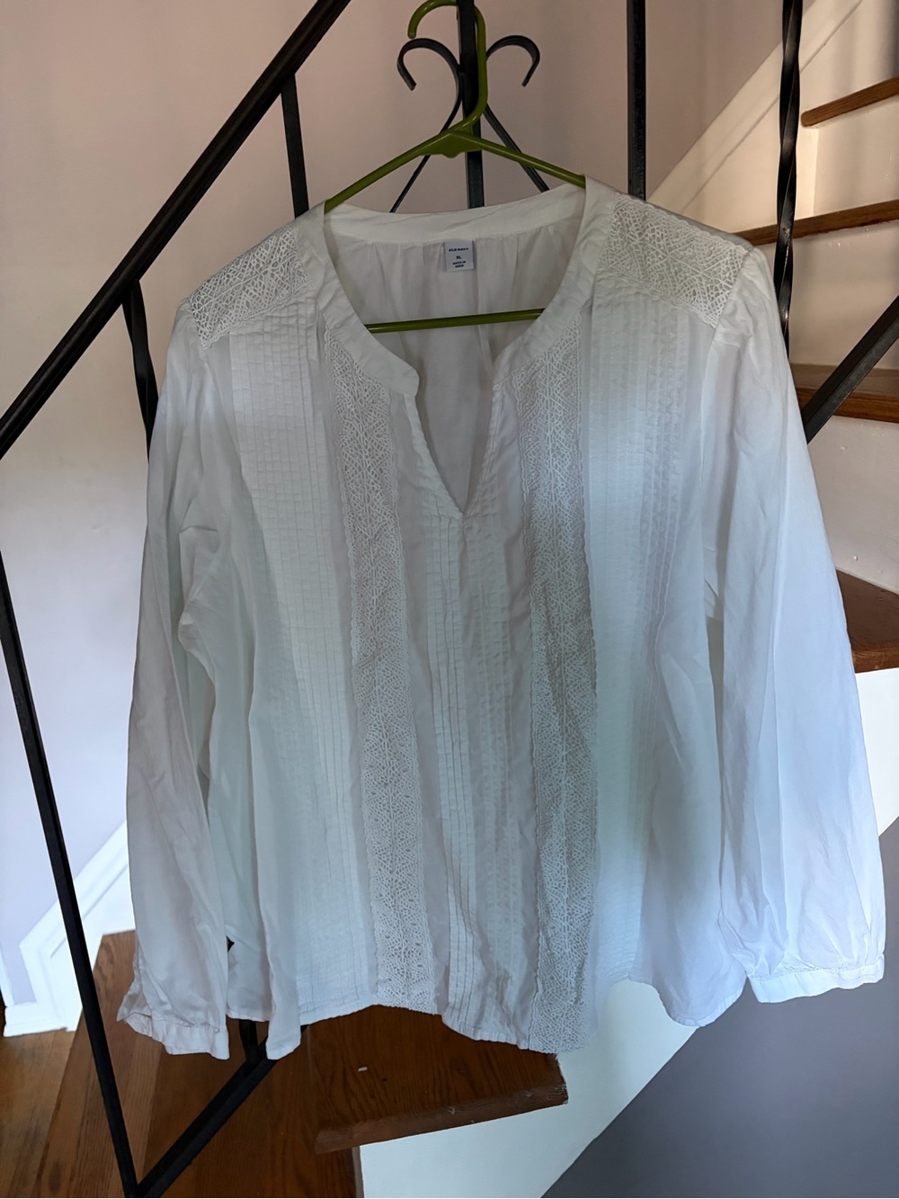 Old Navy White Lace-Trim Peasant Tunic